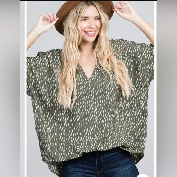 HP ✨ NEW Jodifl Green Oversized Top - Picture 1 of 8